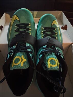 KD Men's Basketball Sneakers in Teal and Yellow